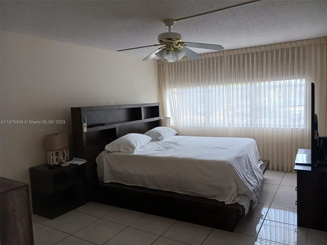 1100 Saint Charles Pl # 217, Pembroke Pines FL 33026