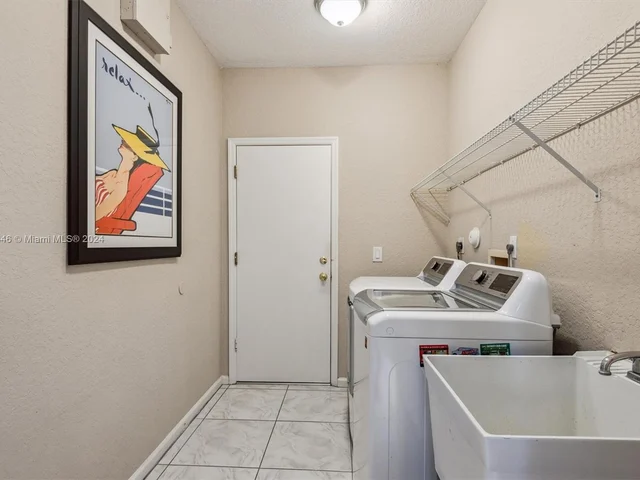 1113 SW 156th Ter, Pembroke Pines FL 33027