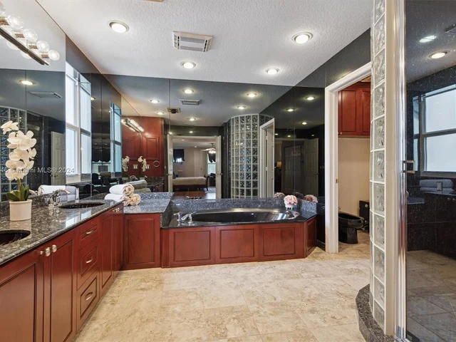 1113 SW 156th Ter, Pembroke Pines FL 33027