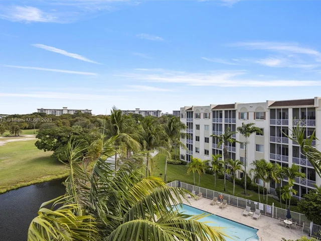 3600 Oaks Clubhouse Dr # 509, Pompano Beach FL 33069