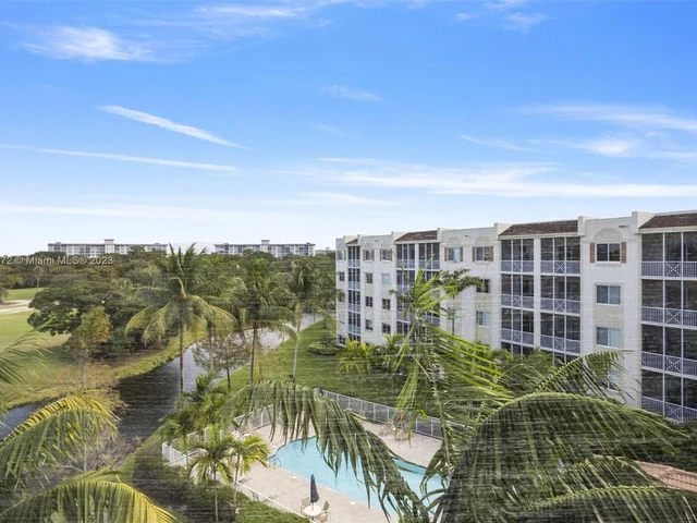 3600 Oaks Clubhouse Dr # 509, Pompano Beach FL 33069