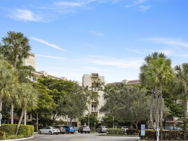 3600 Oaks Clubhouse Dr # 509, Pompano Beach FL 33069