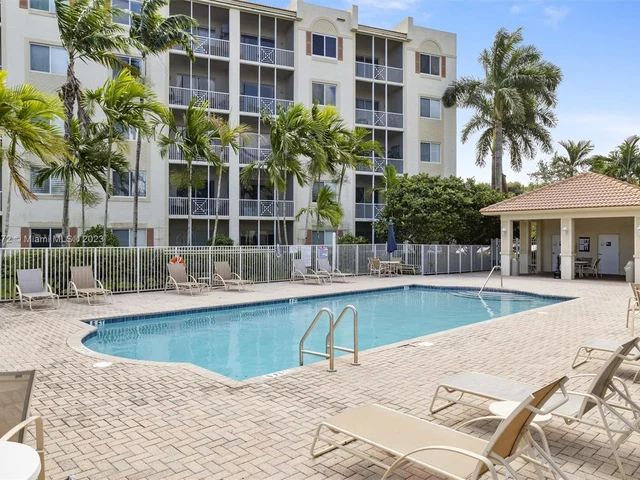 3600 Oaks Clubhouse Dr # 509, Pompano Beach FL 33069