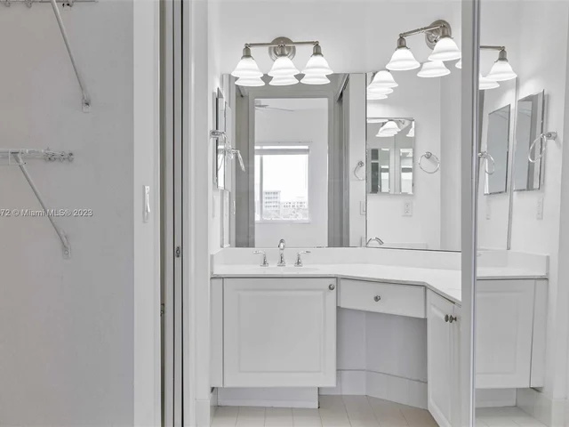 3600 Oaks Clubhouse Dr # 509, Pompano Beach FL 33069