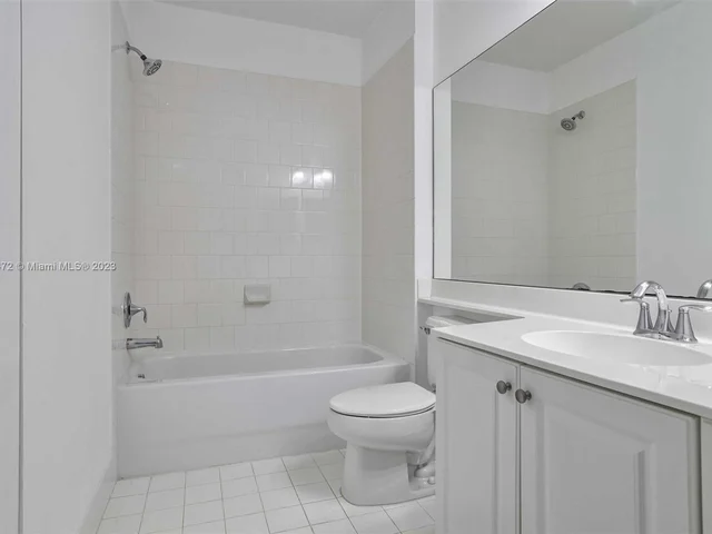 3600 Oaks Clubhouse Dr # 509, Pompano Beach FL 33069