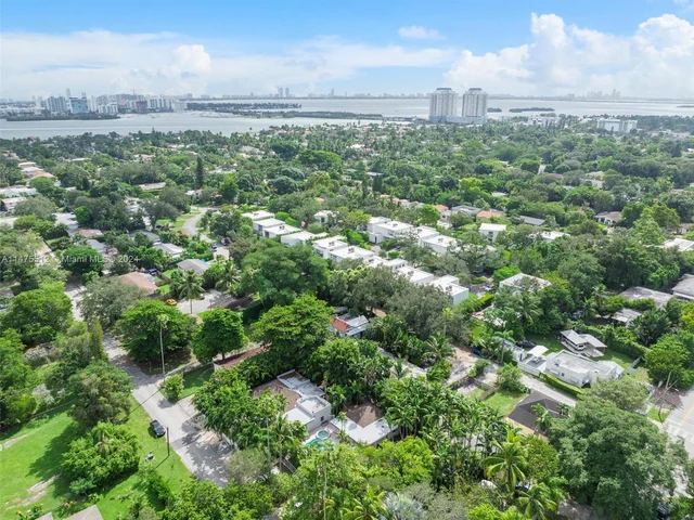 884 NE 88th St, Miami FL 33138