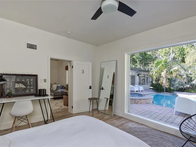 884 NE 88th St, Miami FL 33138