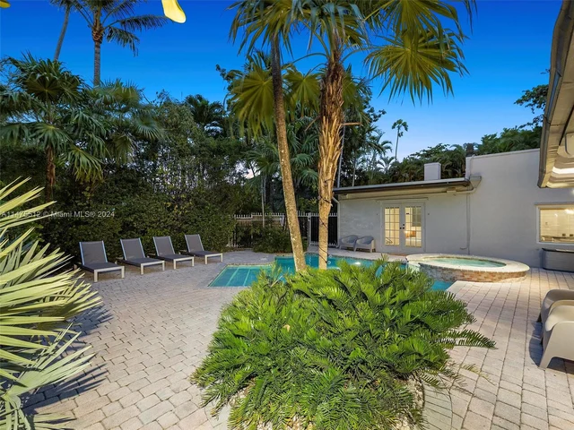 884 NE 88th St, Miami FL 33138