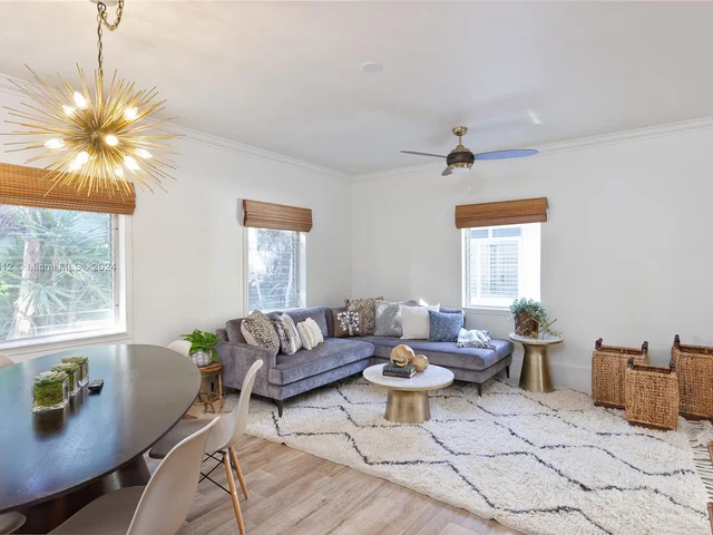 884 NE 88th St, Miami FL 33138