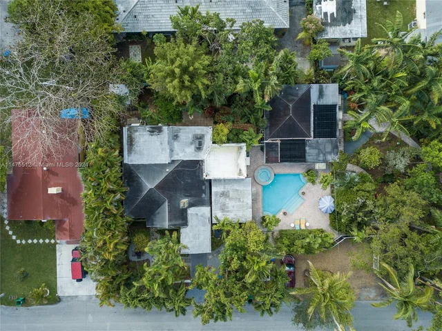 884 NE 88th St, Miami FL 33138