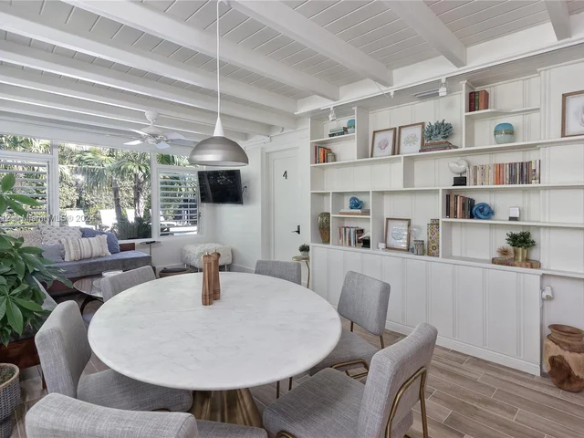 884 NE 88th St, Miami FL 33138