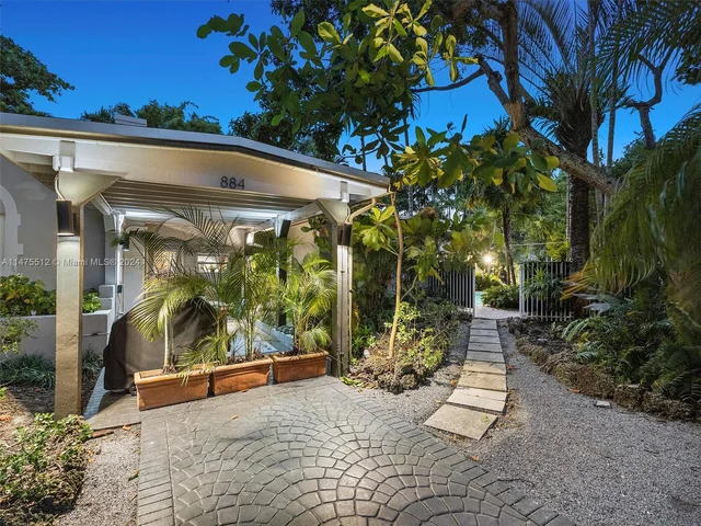 884 NE 88th St, Miami FL 33138