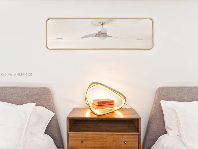 884 NE 88th St, Miami FL 33138