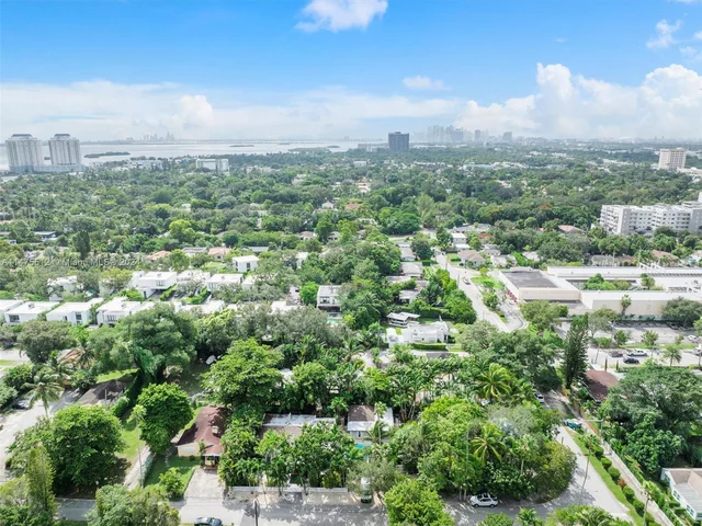 884 NE 88th St, Miami FL 33138