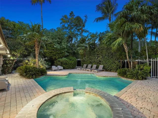 884 NE 88th St, Miami FL 33138