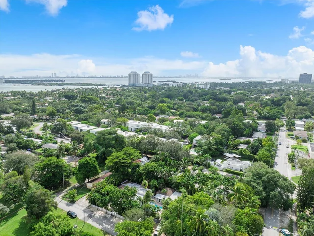 884 NE 88th St, Miami FL 33138