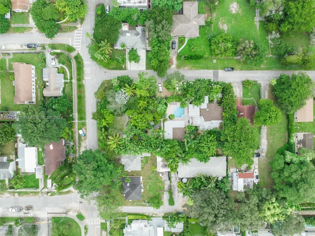 884 NE 88th St, Miami FL 33138