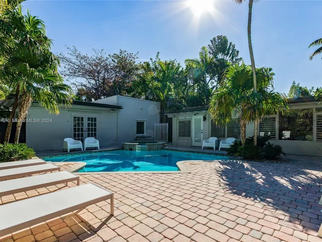 884 NE 88th St, Miami FL 33138