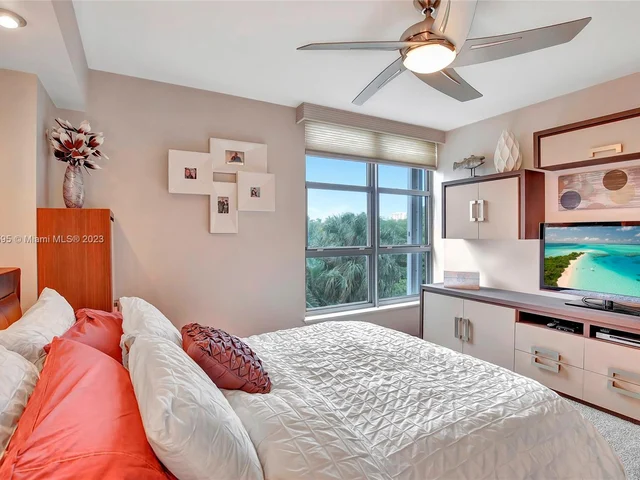 3500 Mystic Pointe Dr # 304, Aventura FL 33180