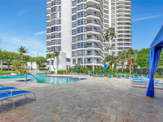 3500 Mystic Pointe Dr # 304, Aventura FL 33180