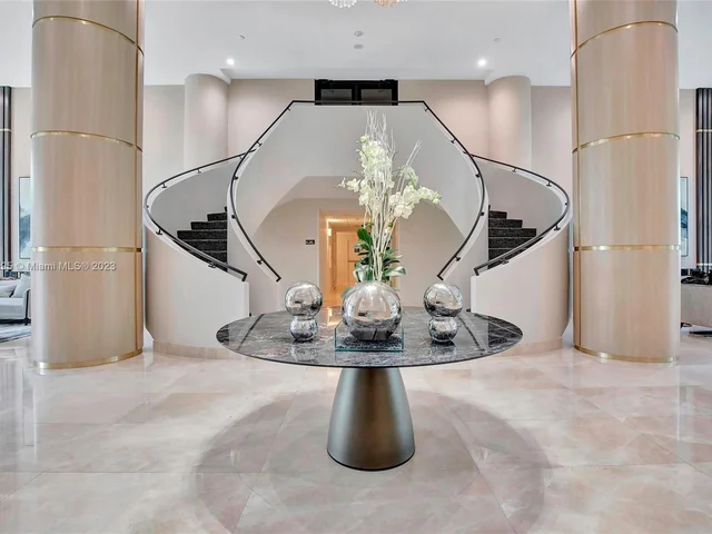 3500 Mystic Pointe Dr # 304, Aventura FL 33180