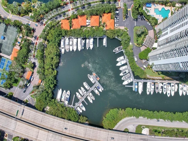 3500 Mystic Pointe Dr # 304, Aventura FL 33180