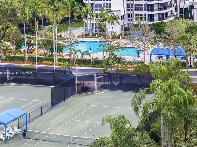 3500 Mystic Pointe Dr # 304, Aventura FL 33180