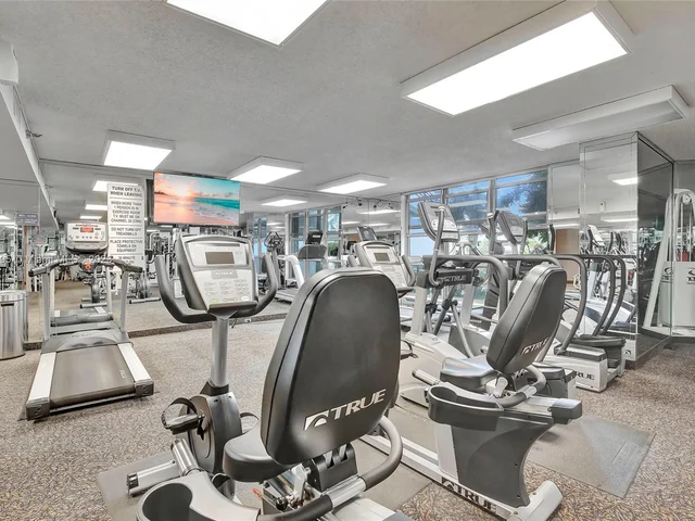 3500 Mystic Pointe Dr # 304, Aventura FL 33180