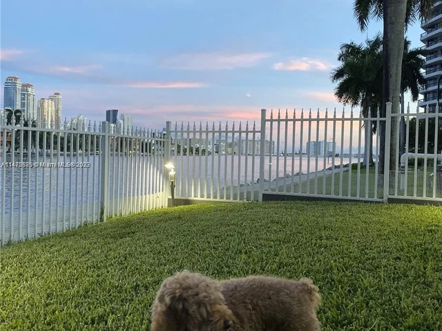 3500 Mystic Pointe Dr # 304, Aventura FL 33180