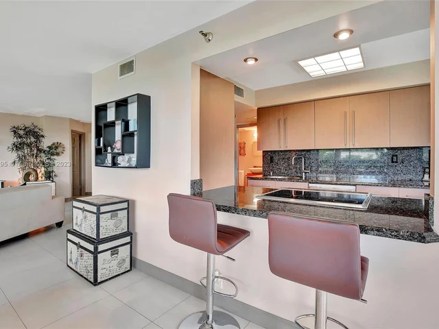 3500 Mystic Pointe Dr # 304, Aventura FL 33180