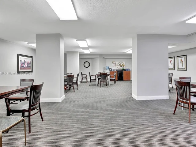 3500 Mystic Pointe Dr # 304, Aventura FL 33180