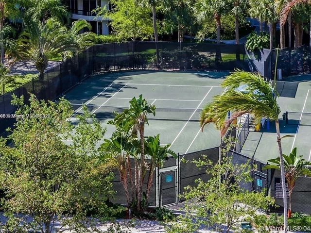 3500 Mystic Pointe Dr # 304, Aventura FL 33180