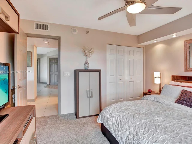 3500 Mystic Pointe Dr # 304, Aventura FL 33180