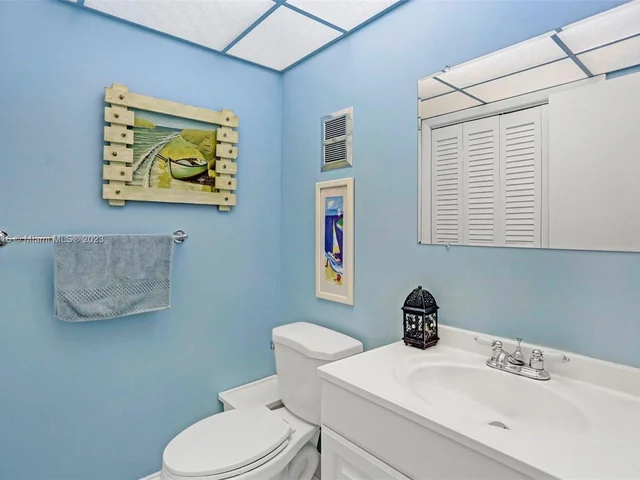 2500 NE 9th St # 111, Fort Lauderdale FL 33304