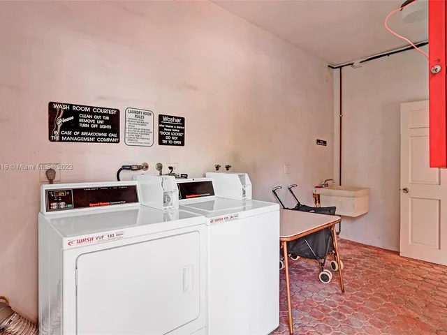 2500 NE 9th St # 111, Fort Lauderdale FL 33304