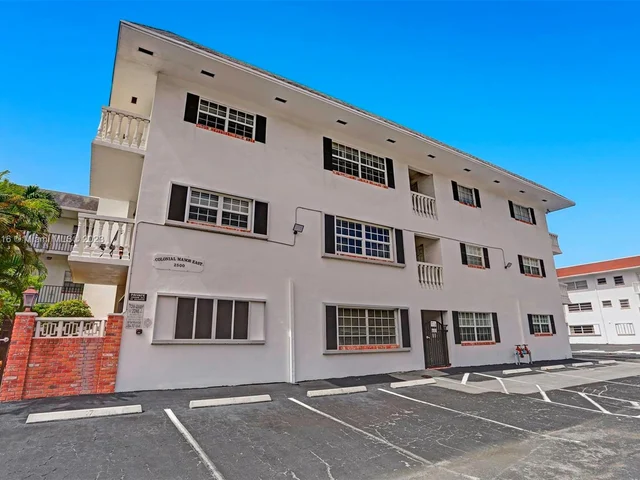 2500 NE 9th St # 111, Fort Lauderdale FL 33304