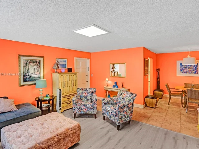 2500 NE 9th St # 111, Fort Lauderdale FL 33304