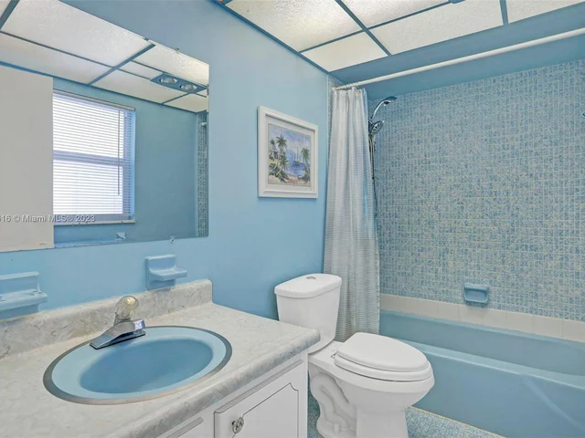 2500 NE 9th St # 111, Fort Lauderdale FL 33304