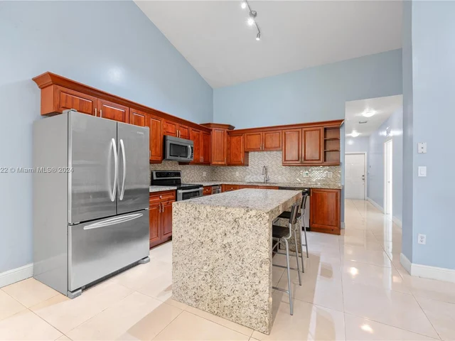 3281 NE 11th Dr, Homestead FL 33033