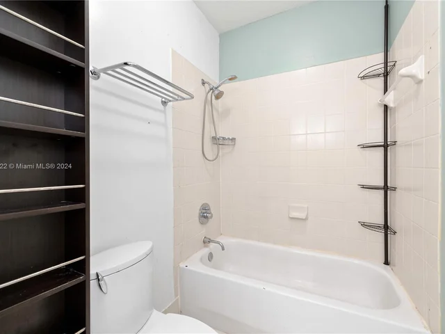 3281 NE 11th Dr, Homestead FL 33033