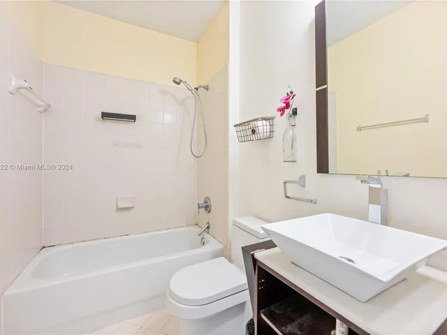 3281 NE 11th Dr, Homestead FL 33033