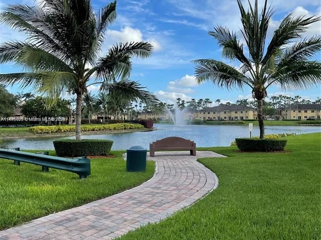 3281 NE 11th Dr, Homestead FL 33033