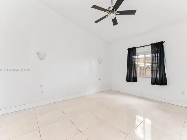 3281 NE 11th Dr, Homestead FL 33033