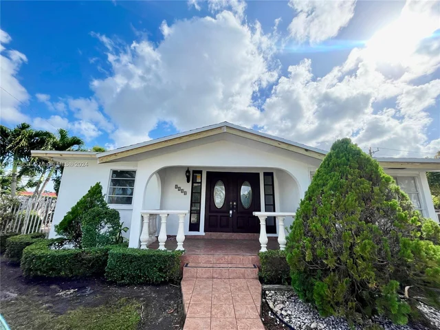 5200 SW 4th St, Miami FL 33134