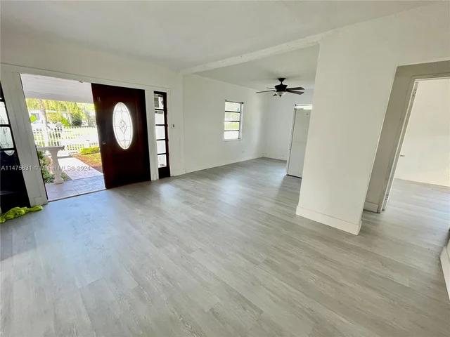 5200 SW 4th St, Miami FL 33134