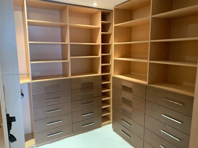 5255 Collins Ave, Miami Beach FL 33140