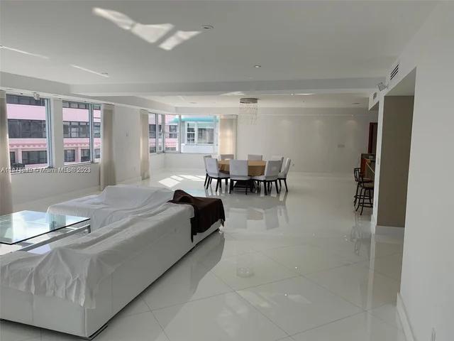 5255 Collins Ave, Miami Beach FL 33140