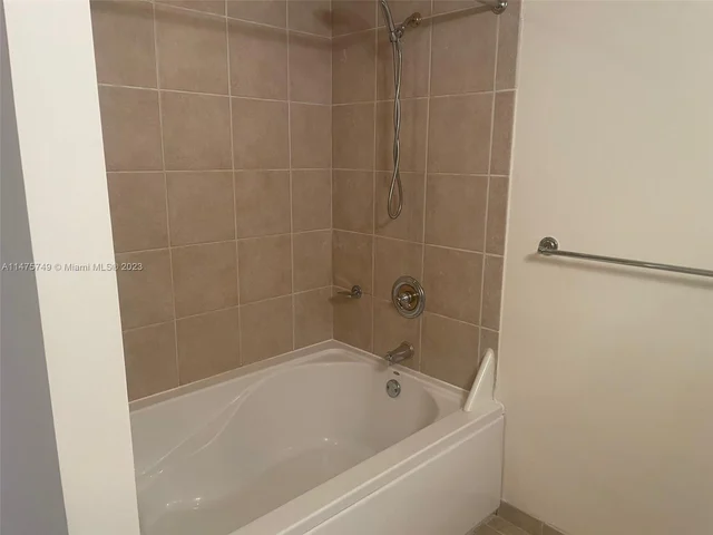 19501 W COUNTRY CLUB DR # 2506, Aventura FL 33180