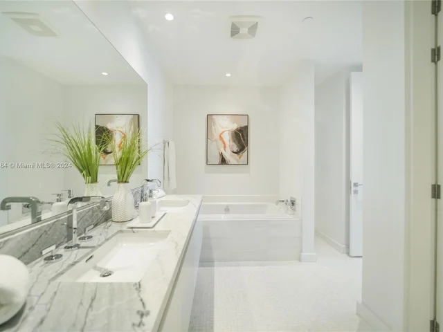 700 NE 26th Terrace # 1901, Miami FL 33137