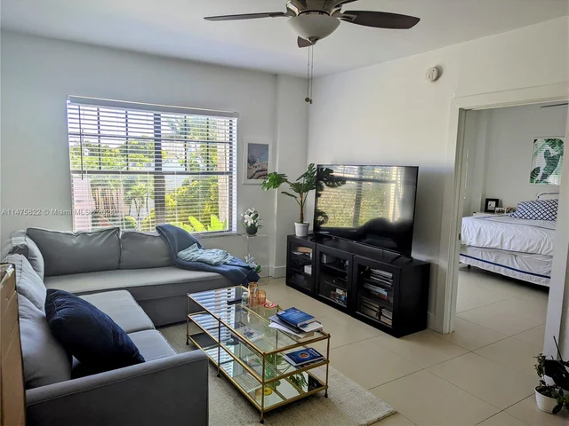 934 Michigan Ave # 309, Miami Beach FL 33139